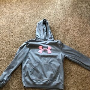 Medium UA sweat shirt